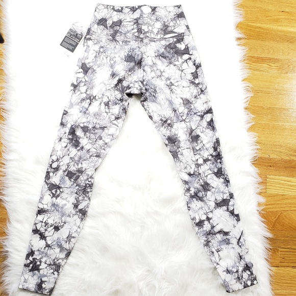 NWT Lululemon Wunder Under High Rise 28" (8) - Picture 4 of 5